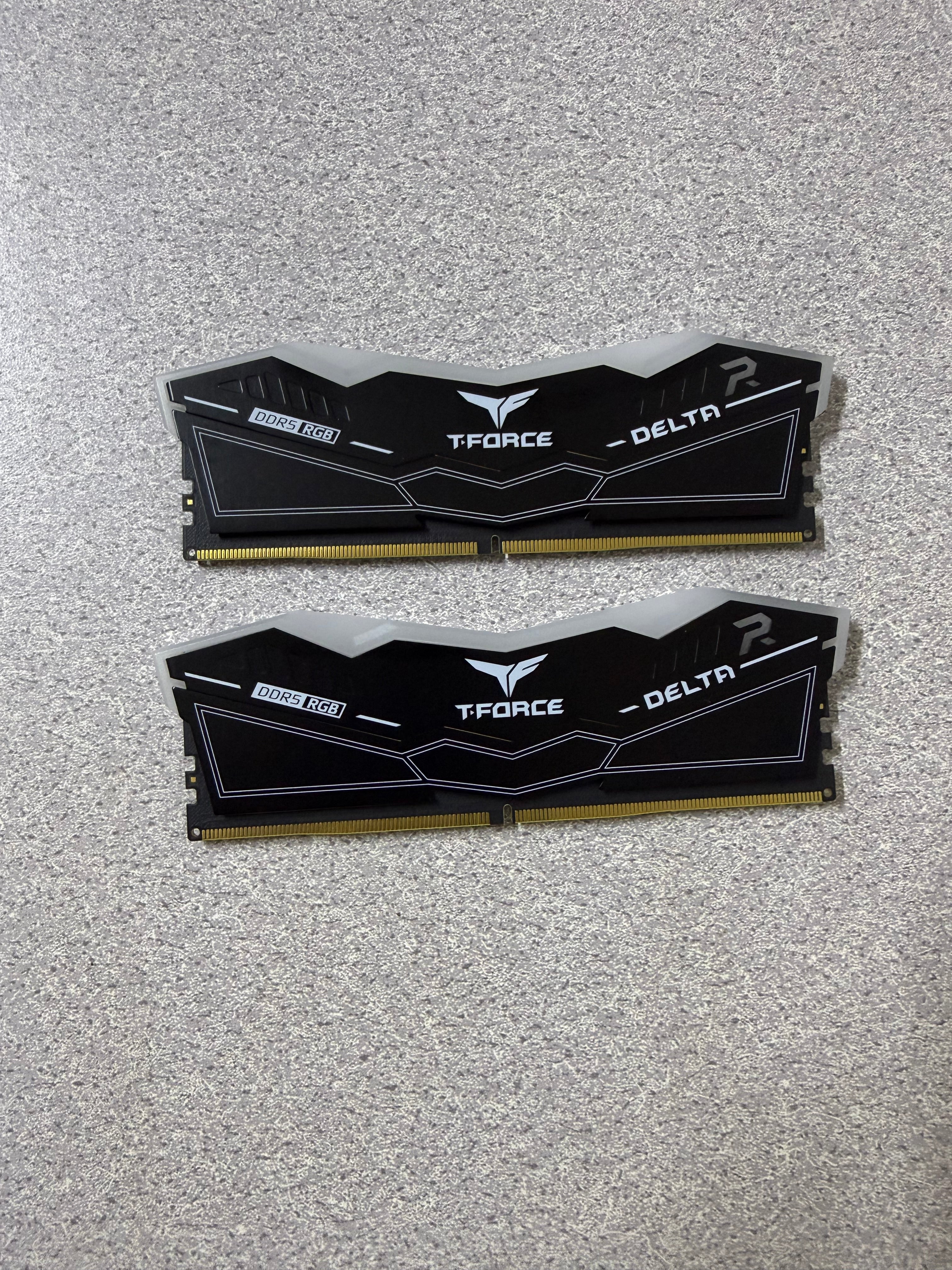 [USED] T-Force Delta RGB 16GB (8GBx2) DDR5 6000Mhz Desktop Memory